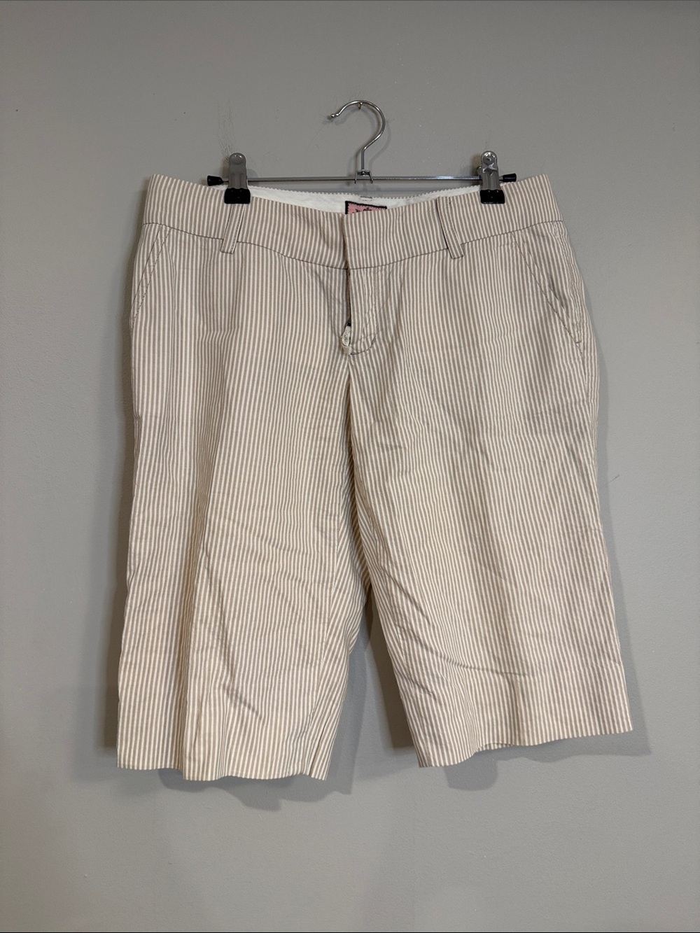 Juicy Couture vintage seersucker tan and off-white jorts 12” inseam baggy